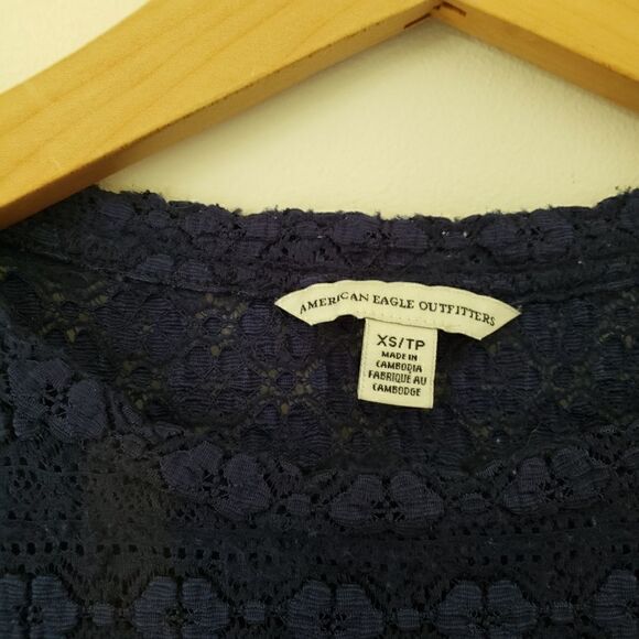 American Eagle Lace Cropped Tee XS - Picture 2 of 5